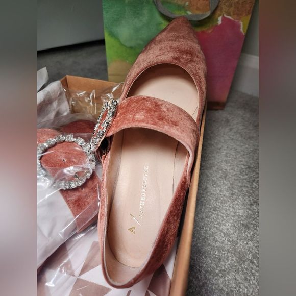 LikeNew w/Box Anthropologie Mary Jane Embellished Buckle Flats || Taupe Size 6.5 - Picture 4 of 11
